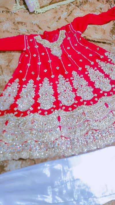 red lehenga bridal