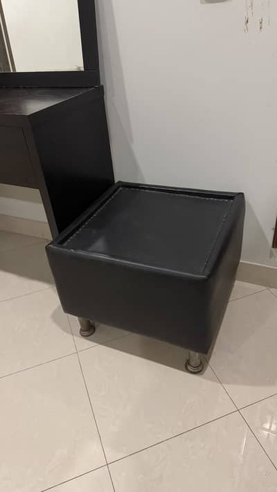 Black leather sofa side table