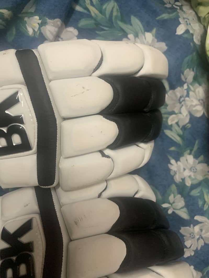 Gloves for lefty 4