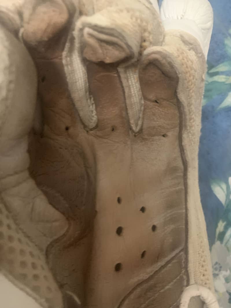 Gloves for lefty 5