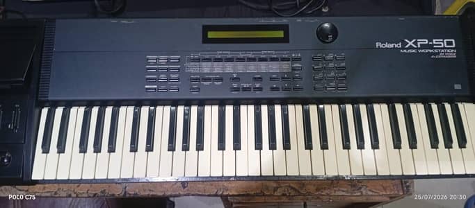 Roland XP 50 Yamaha PSRProfesional Piano Keyboard Casio Roland Korg