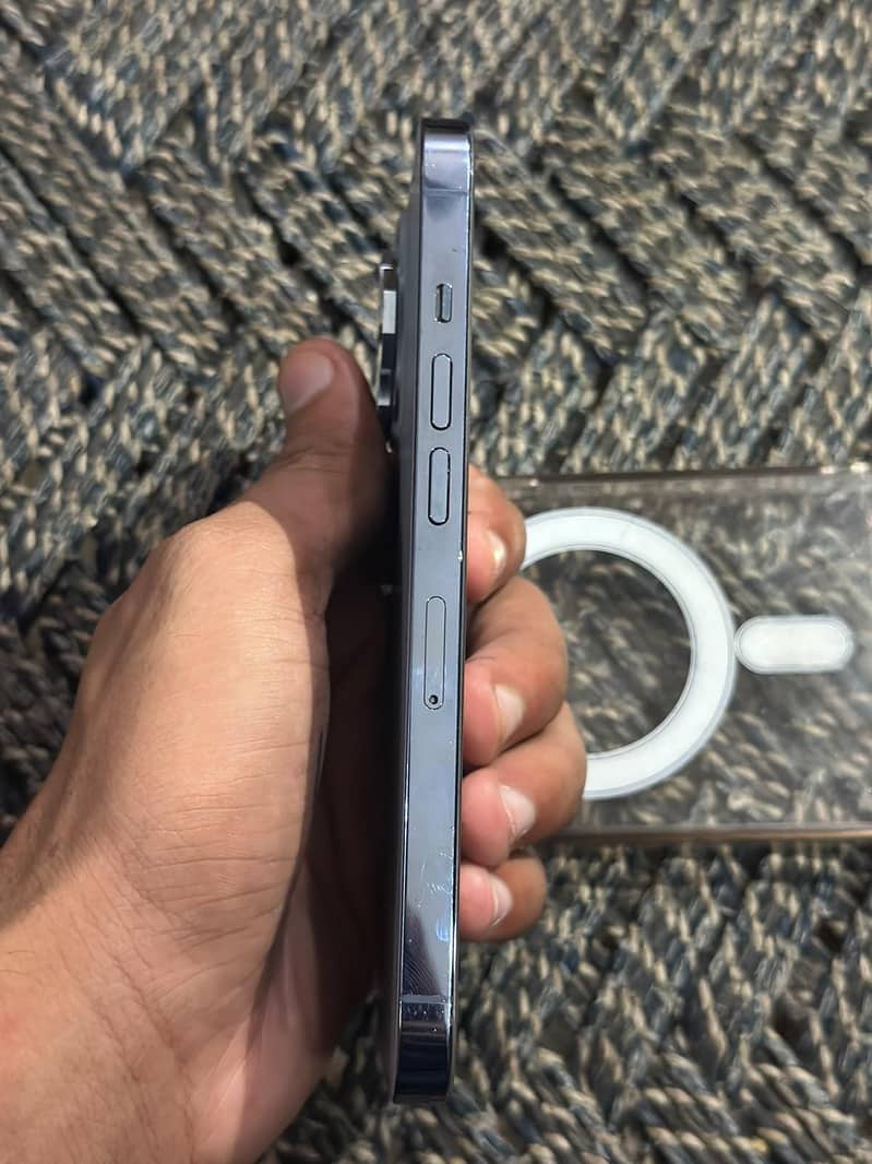 Apple iPhone 13 Pro 1