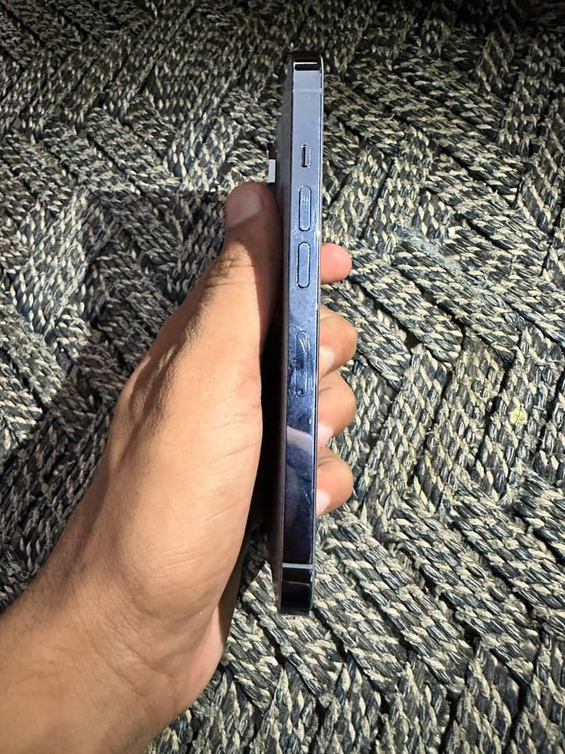 Apple iPhone 13 Pro 4