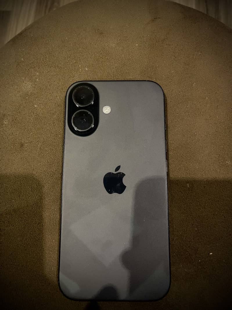 Apple iPhone 16 0