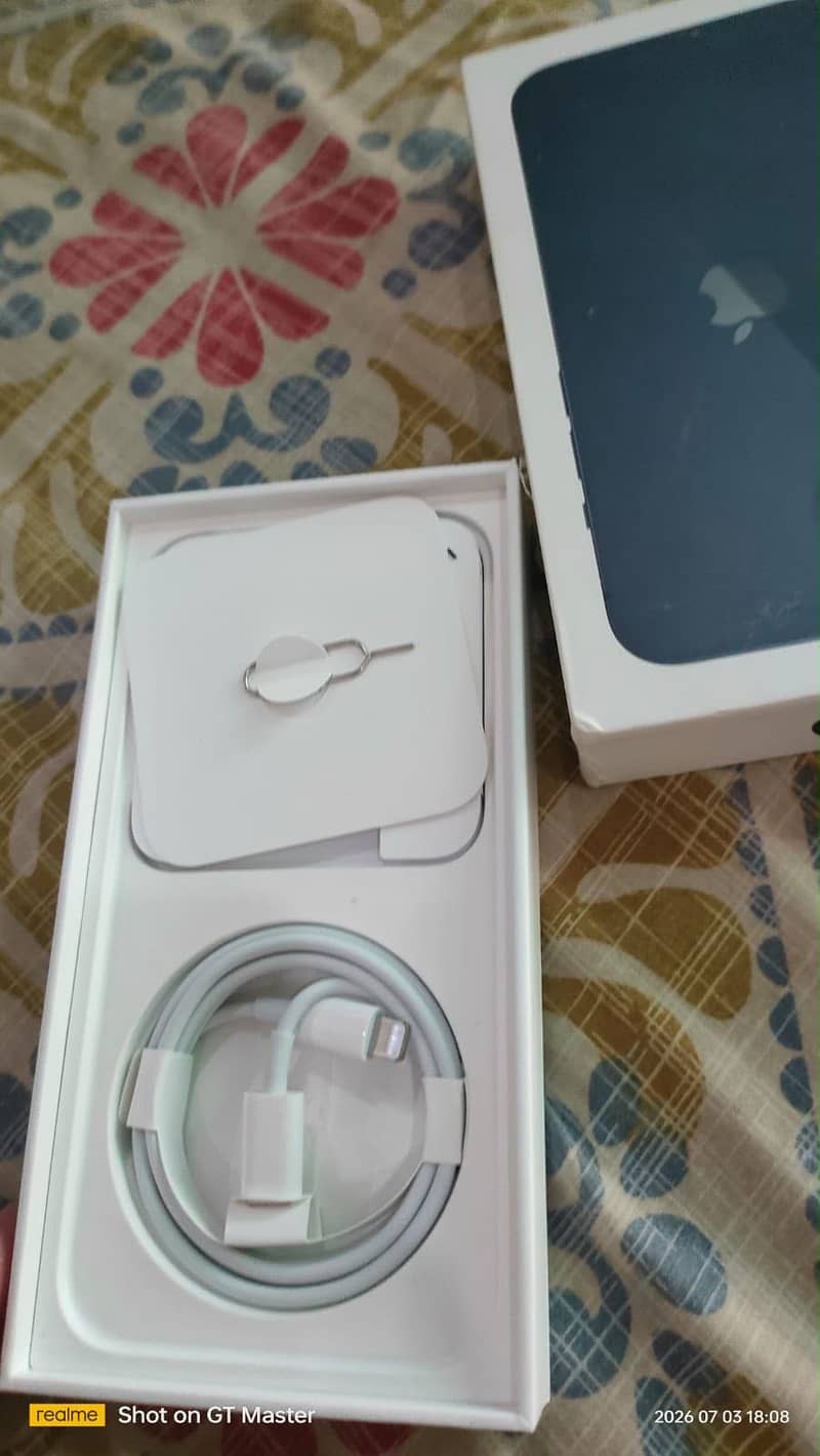 Apple iPhone 13 4