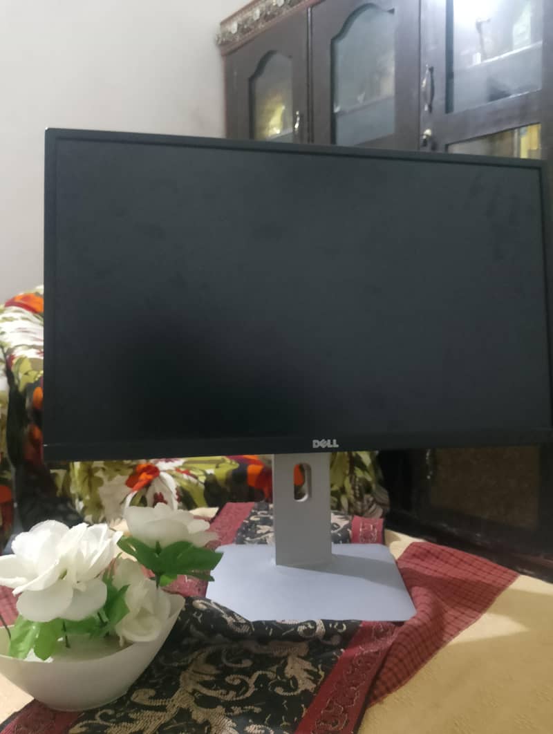 dell lcd wide borderless 2