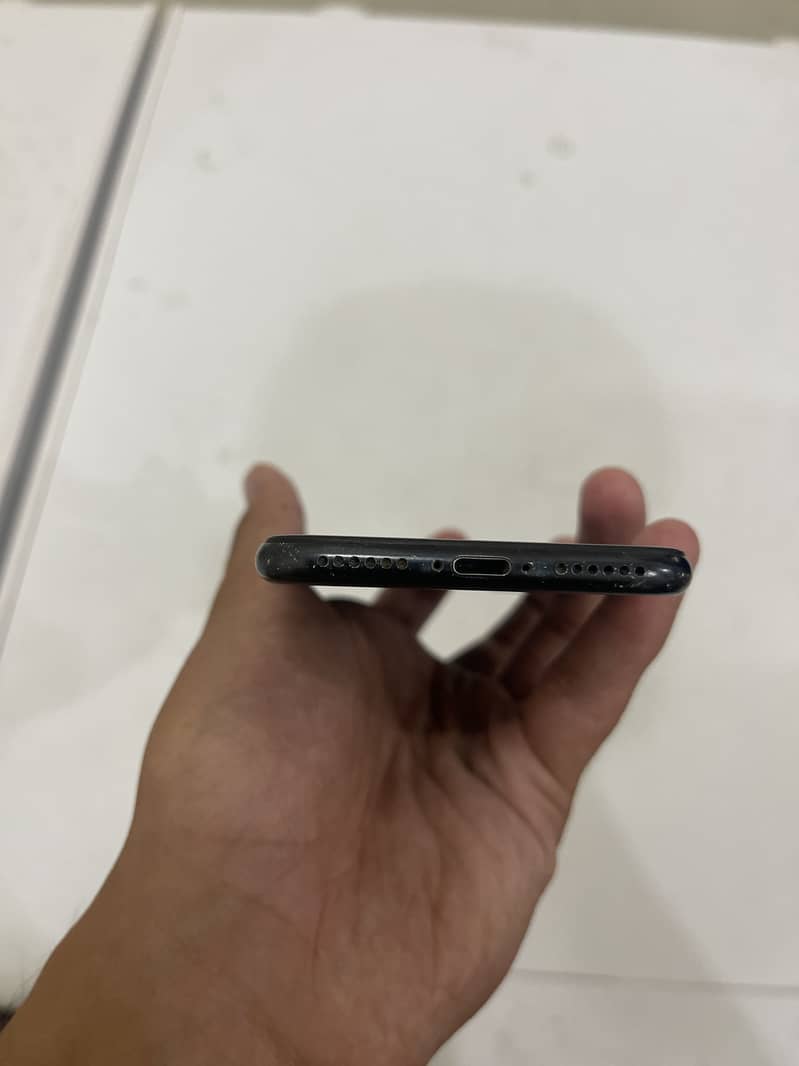 Apple iPhone 7 2