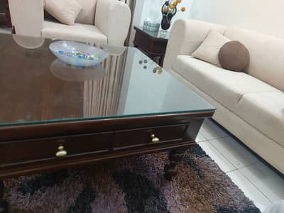 15-20 days used almost new beautiful sofa set with 3 heavy tables