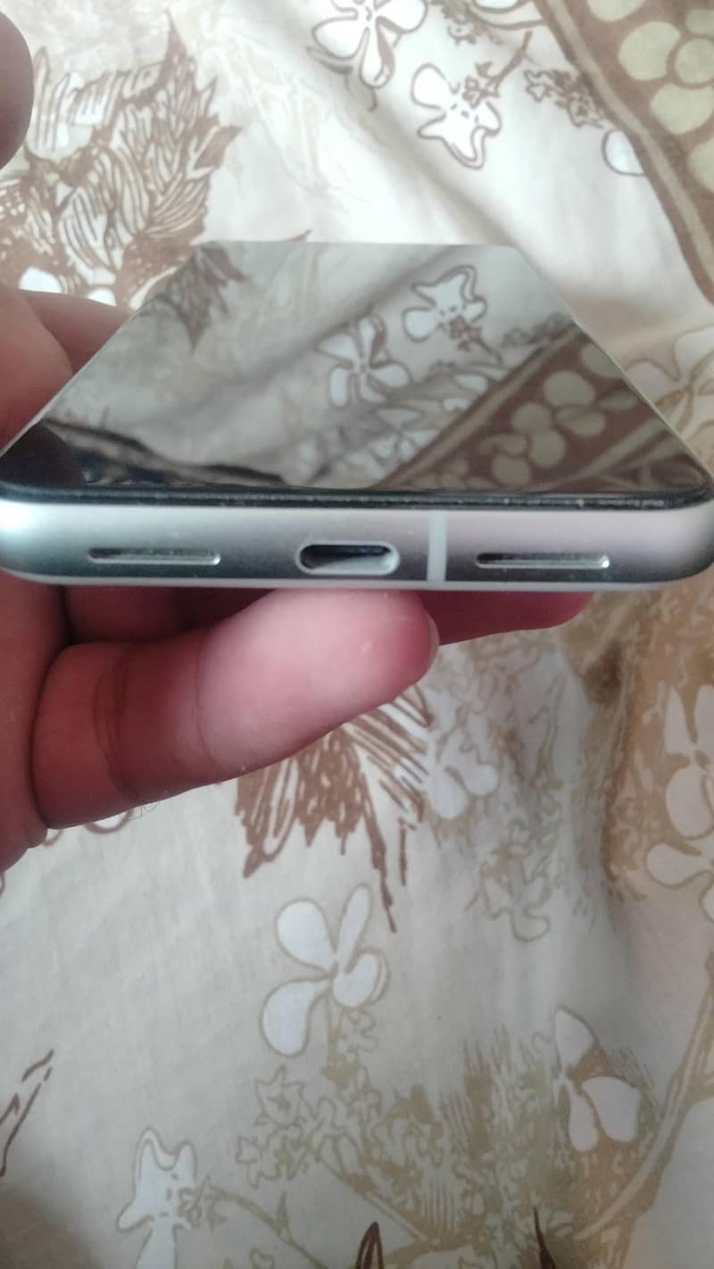 Google Pixel 8 1
