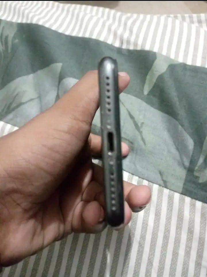 Apple iPhone 8 1