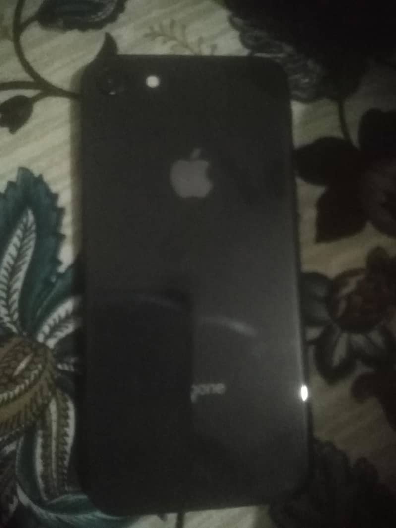 Apple iPhone 8 1