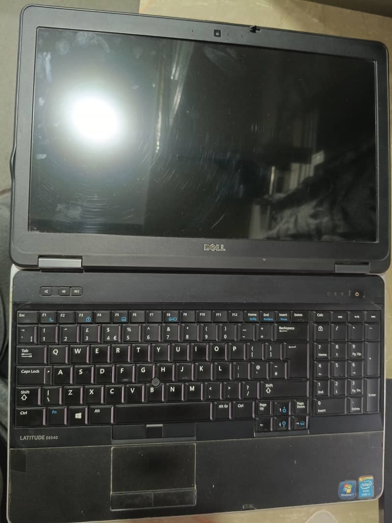 DELL Latitude E6540 0