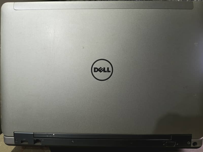 DELL Latitude E6540 1