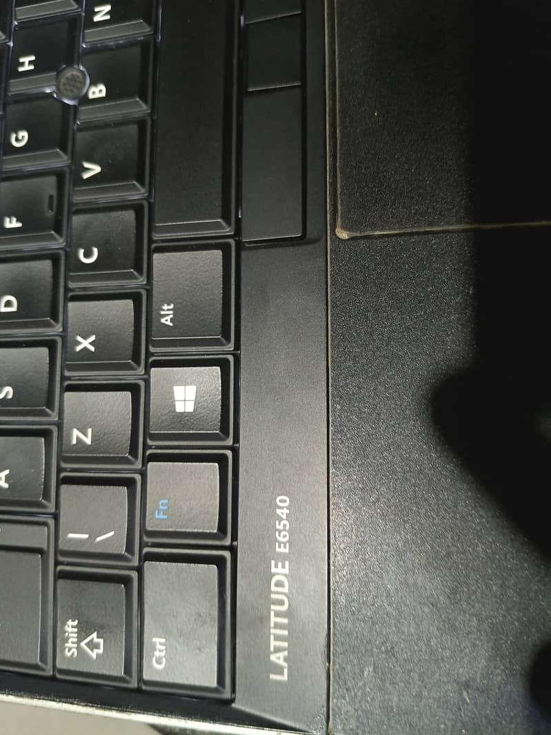 DELL Latitude E6540 3