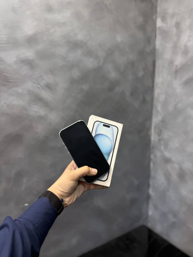 Apple iPhone 15 3
