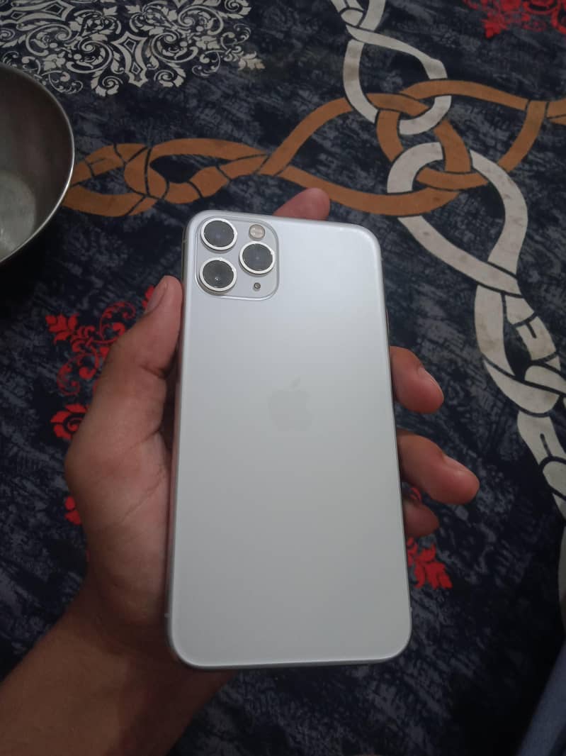 Apple iPhone 11 Pro 1