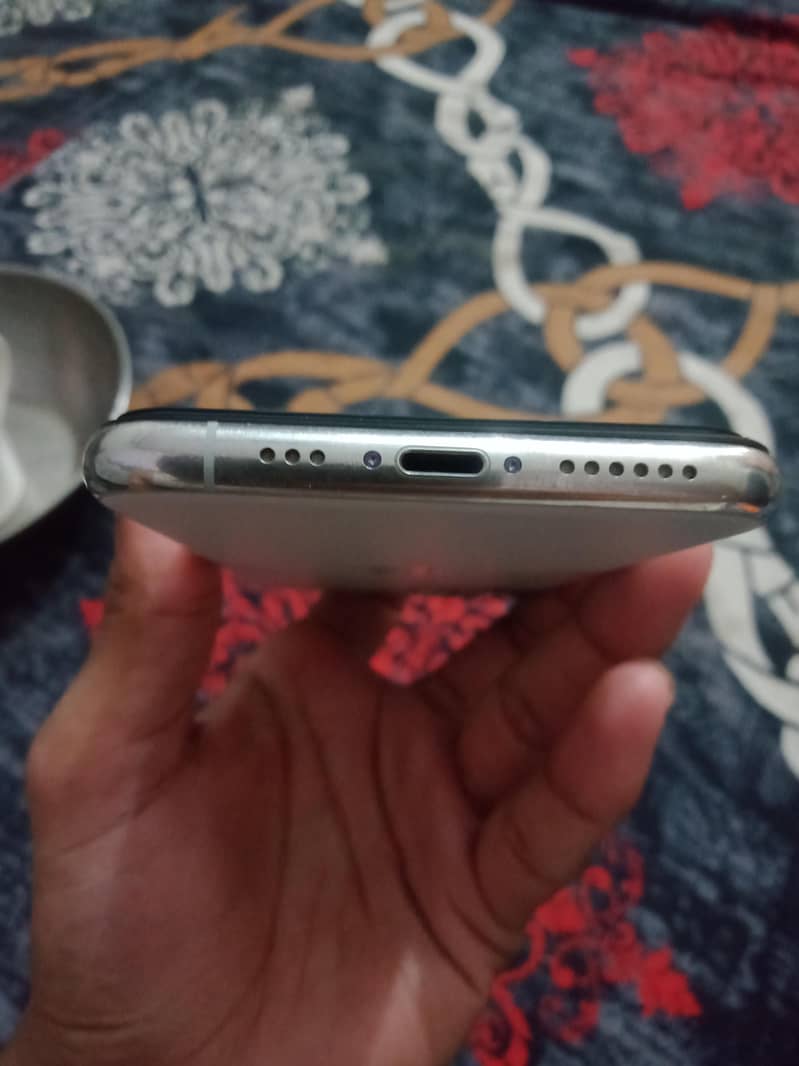 Apple iPhone 11 Pro 3