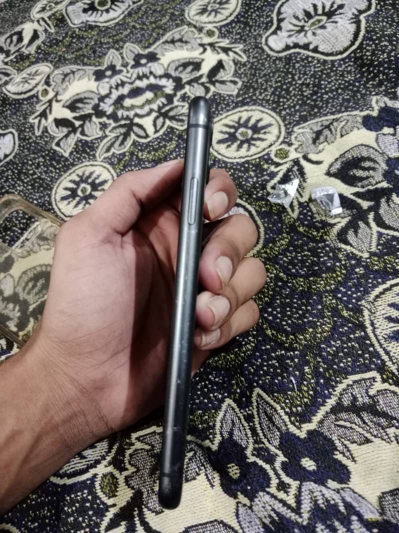 Apple iPhone 11 2