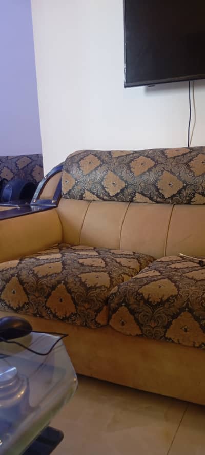 6 seater sofa set good condition urgent sale
