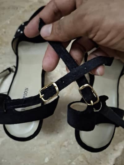 used sendals size 39