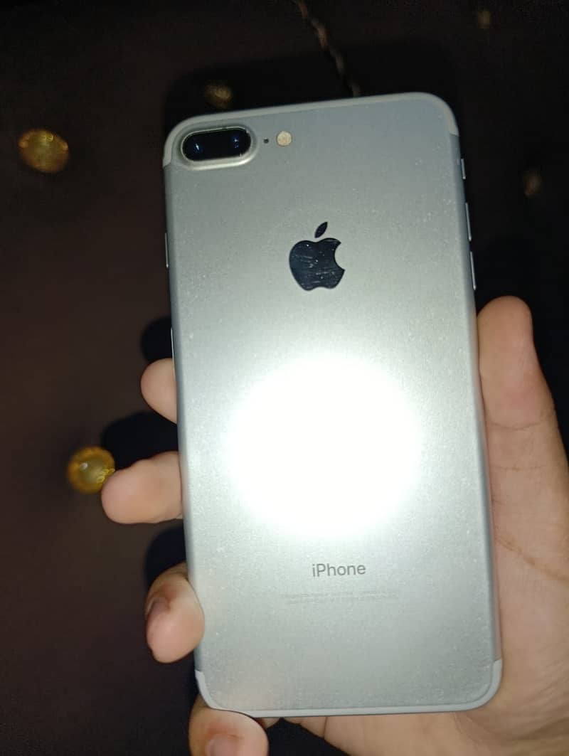 Apple iPhone 7 Plus 0