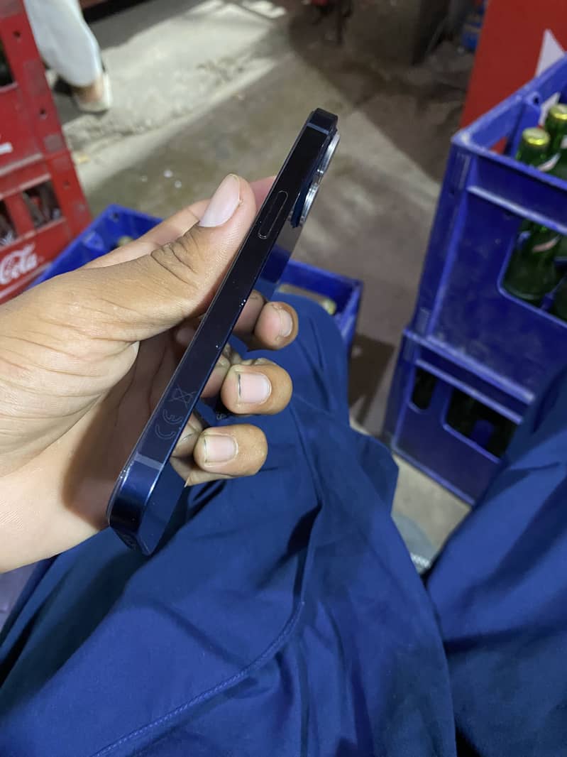 Apple iPhone 13 10