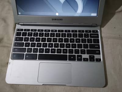 Simple crome book labtop vox model for sale