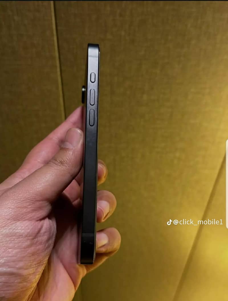 iPhone 16e 5