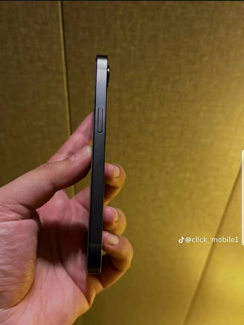 iPhone 16e 6