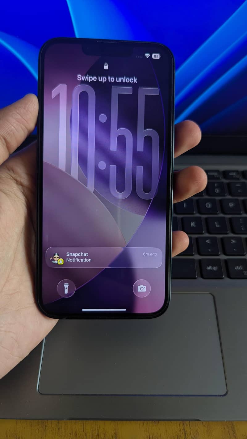 Apple iPhone 13 0