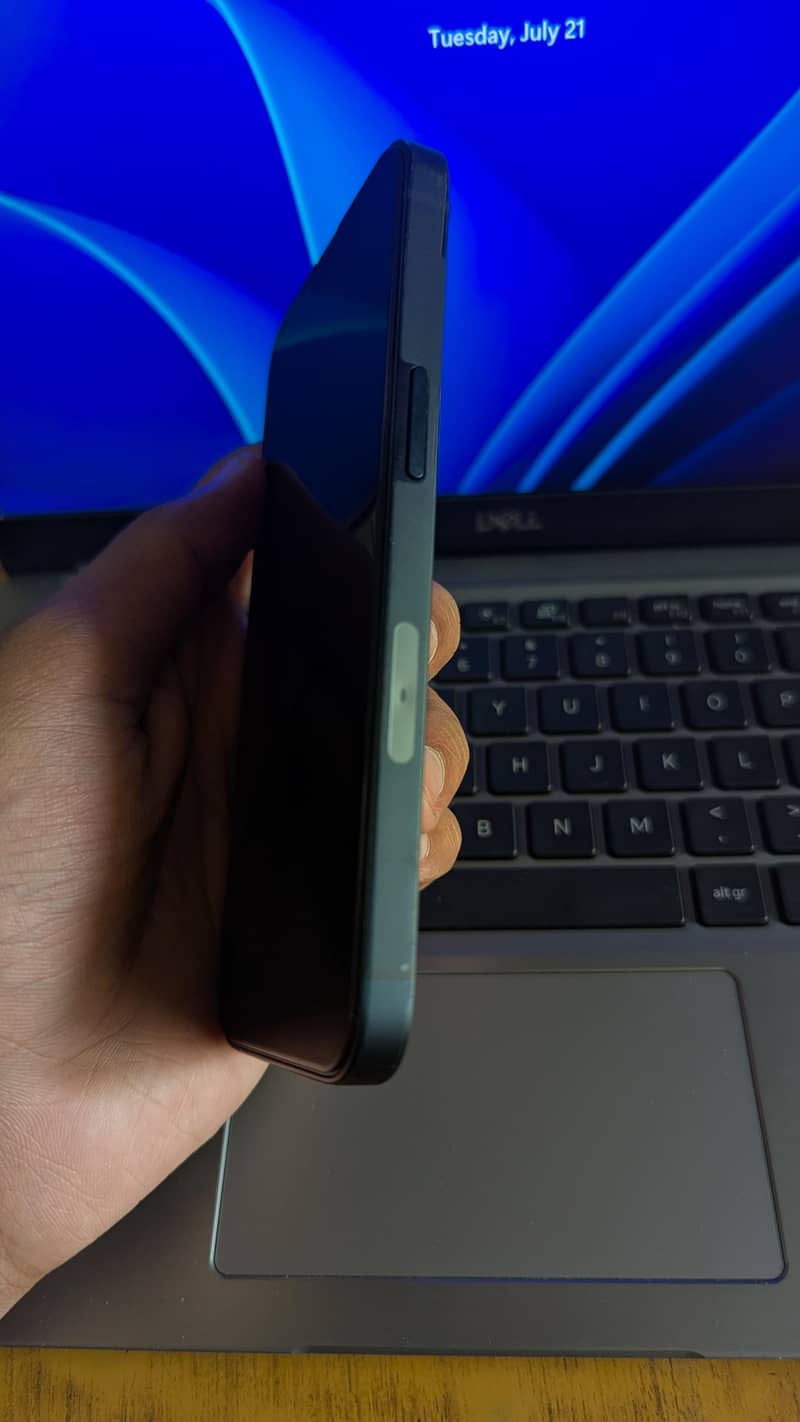 Apple iPhone 13 2