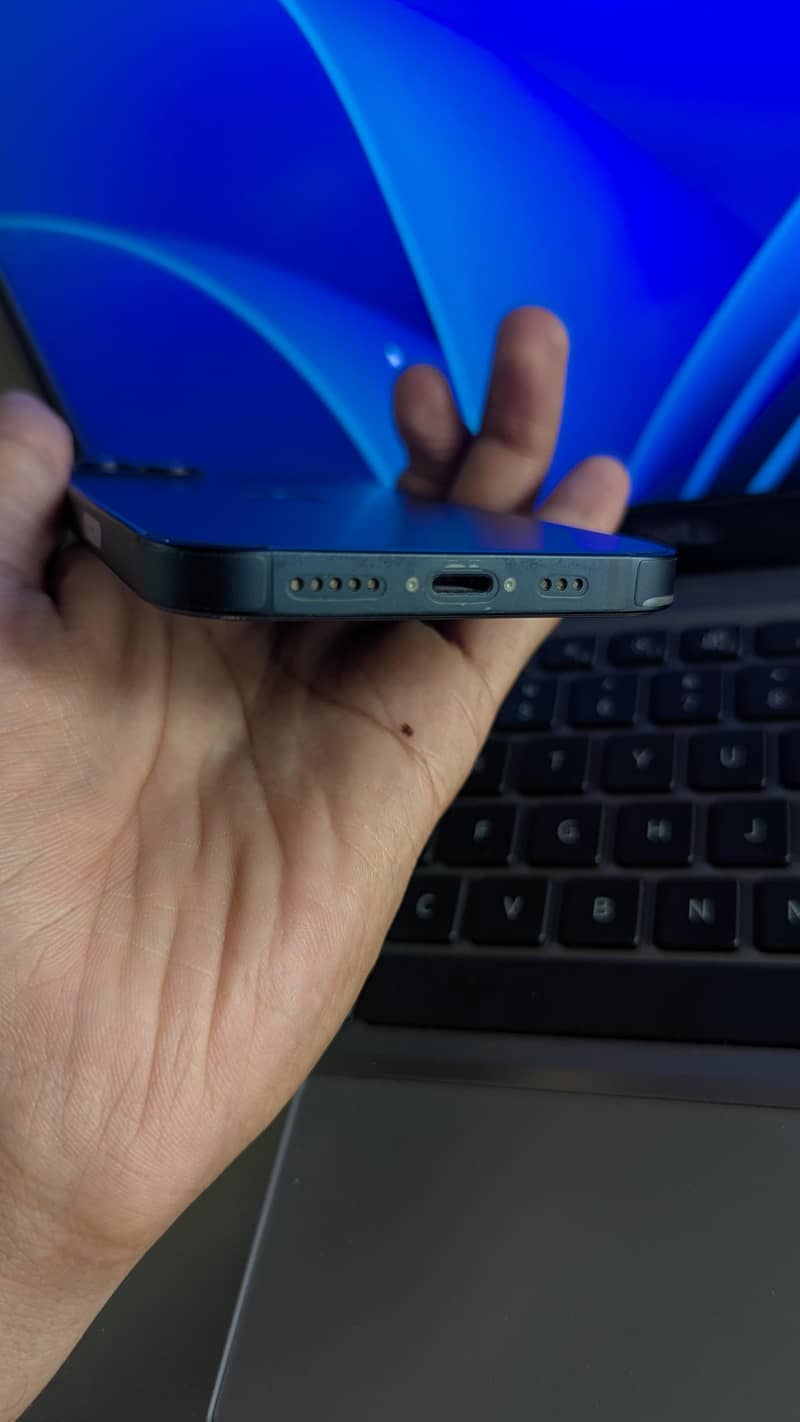 Apple iPhone 13 3