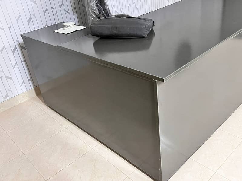 Executive Office Table 8