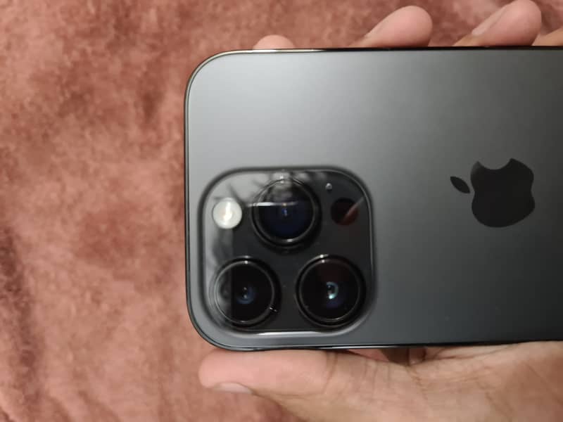 Apple iPhone 14 Pro 1