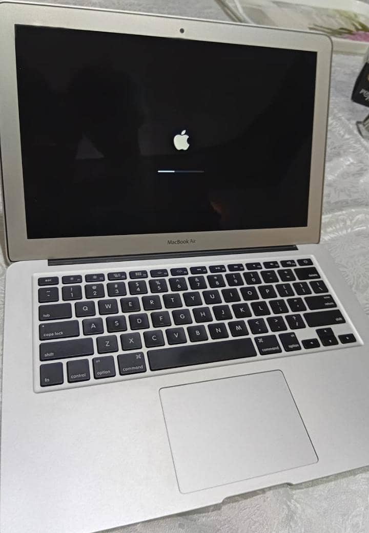 MacBook 1