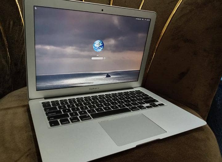 MacBook 2