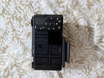 SONY ZV- E10