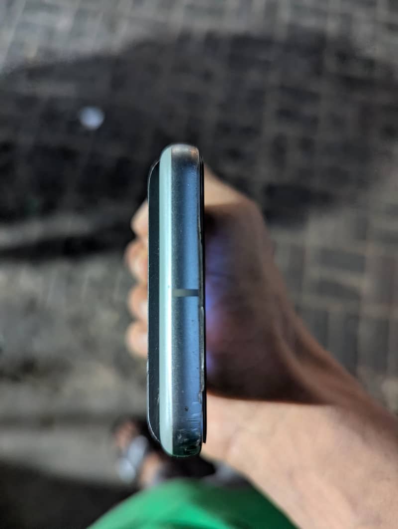Google Pixel 8 4