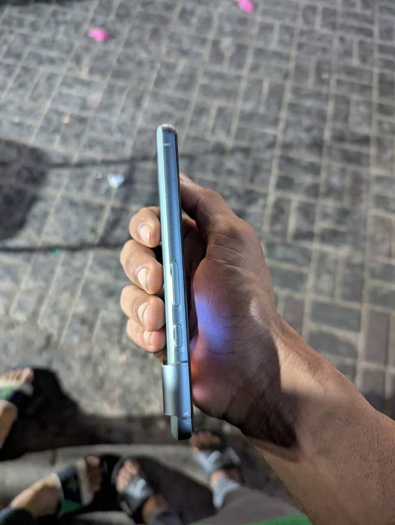 Google Pixel 8 5