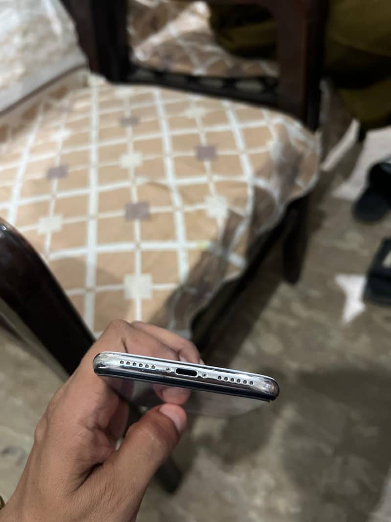 Apple iPhone X 3