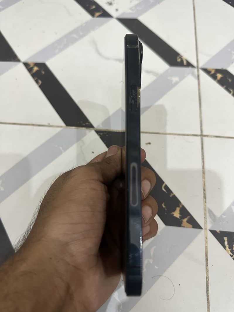 Apple iPhone 14 plus 3
