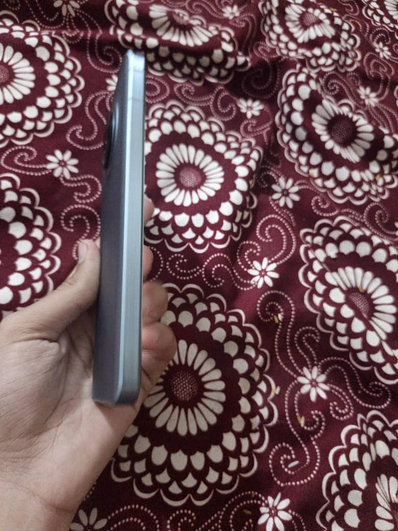 Sharp Aquos r7 4