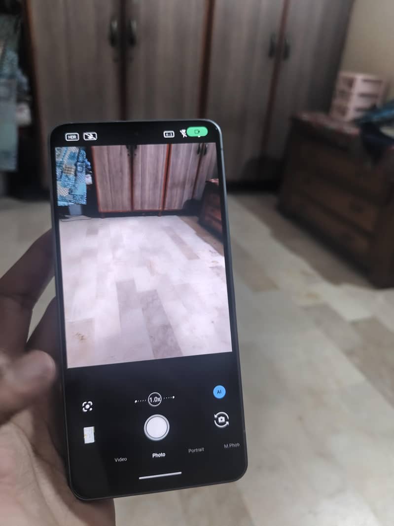 Sharp Aquos r7 6