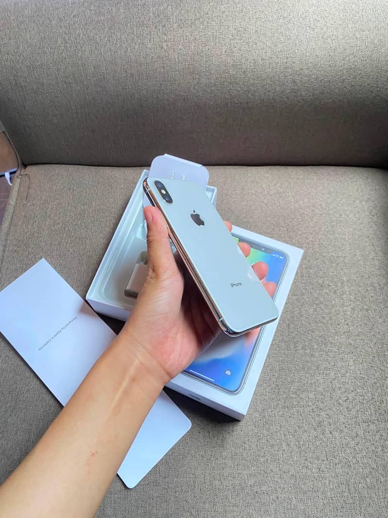 Apple iPhone X 5