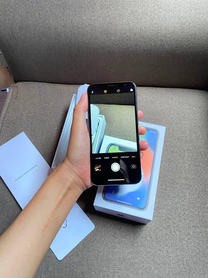 Apple iPhone X 6