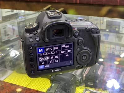 Dslr camera canon 5D mark 3 full new condition only body 85000/