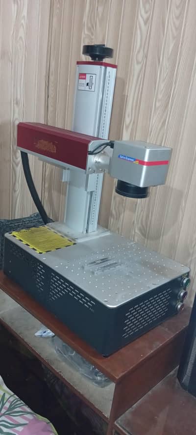 Fibre laser marking machine