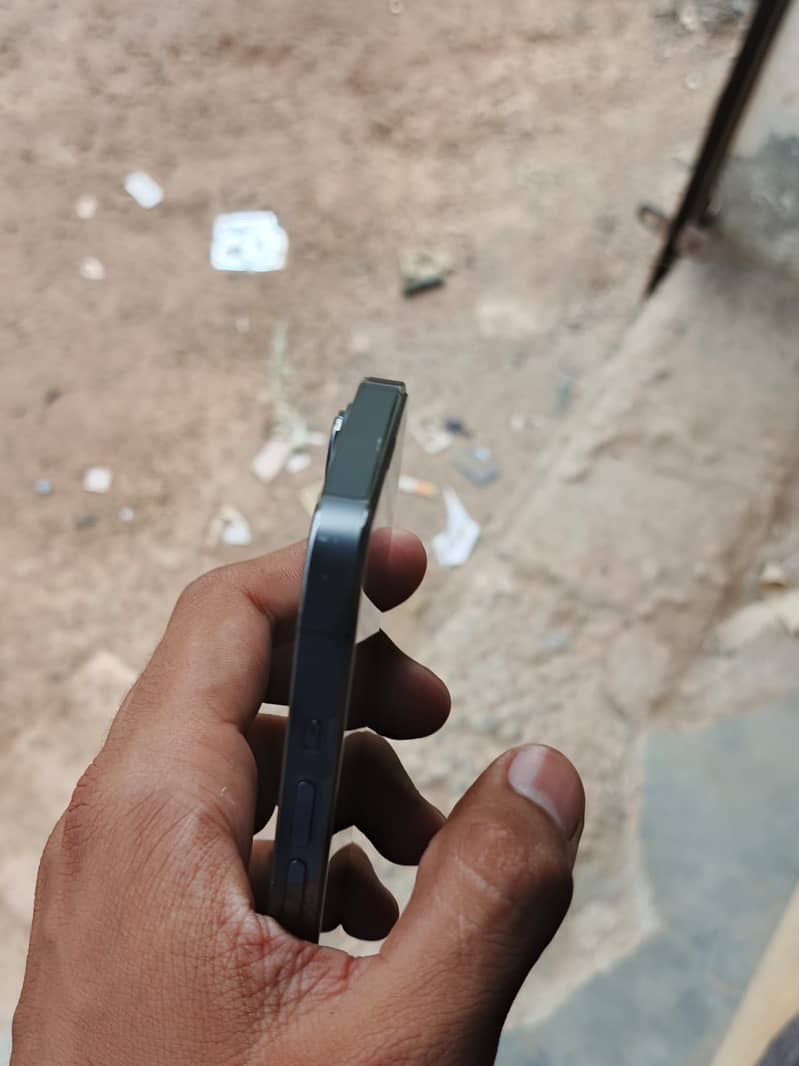 Apple iPhone 13 Pro 1