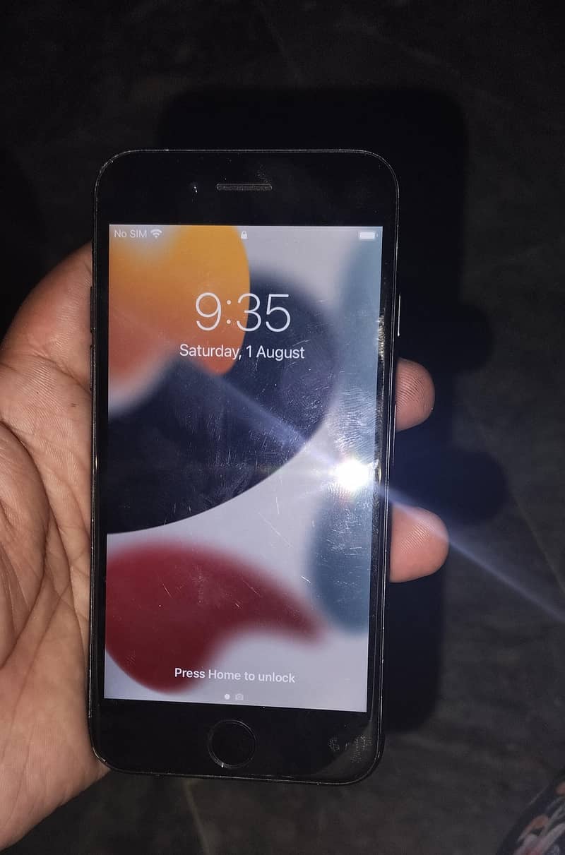 Apple iPhone 7 0