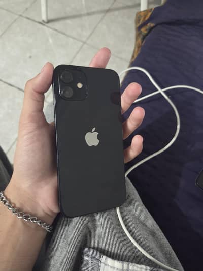 Apple iPhone 12